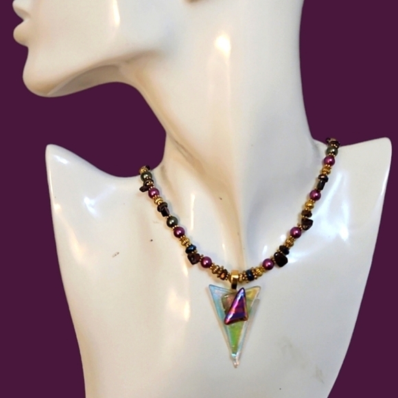 ARTISAN Dichroic Irridescent Glass Arrow Pendant Glass Beaded Necklace - Picture 1 of 8